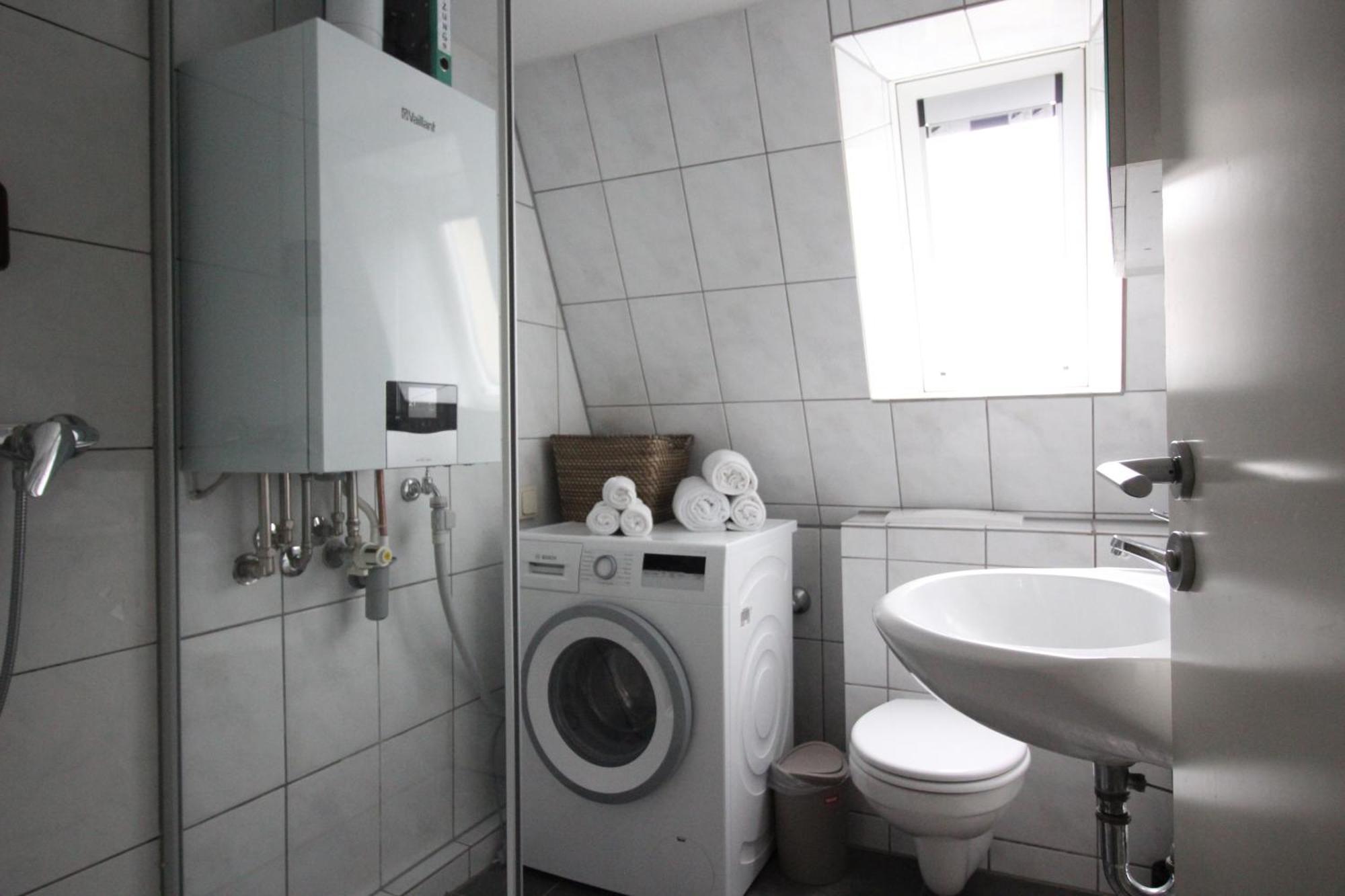 Homie Stay Schiestlstrasse - Moderne Dachgeschosswohnung Mit 2 Schlafzimmern Würzburg Dış mekan fotoğraf